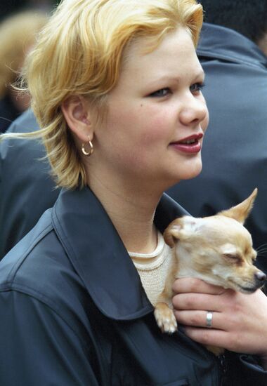 WOMAN DOG