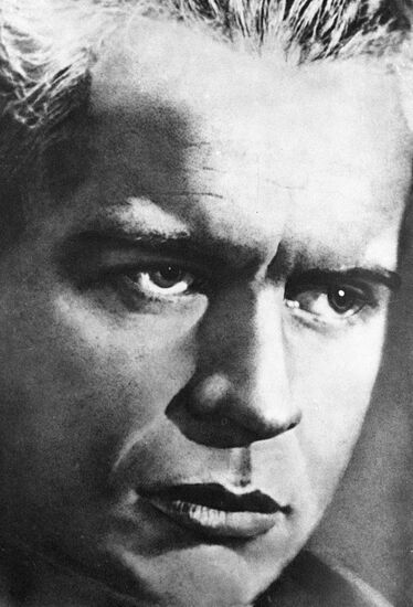 DOVZHENKO FILM DIRECTOR 