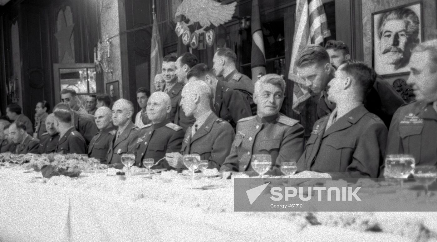 US USSR COMMAND PARTY KONEV BRADLEY