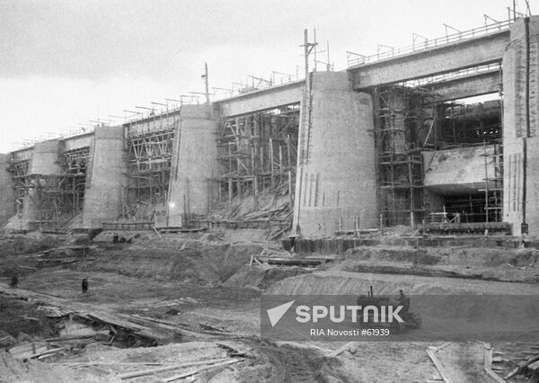VOLGA DAM CONSTRUCTION