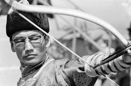 MONGOLIAN BOW ARCHERY