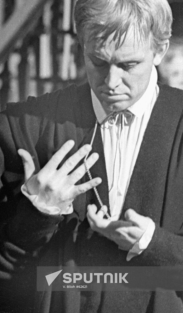 SMOKTUNOVSKY FILM HAMLET