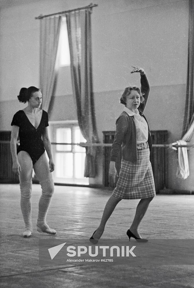 TIMOFEYEVA ULANOVA REHEARSAL