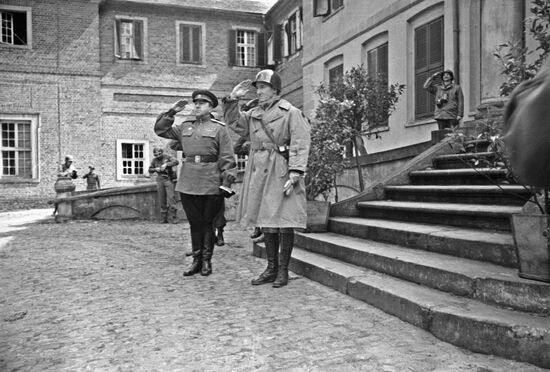 OSLIKOVSKY GILL PARADE WWII