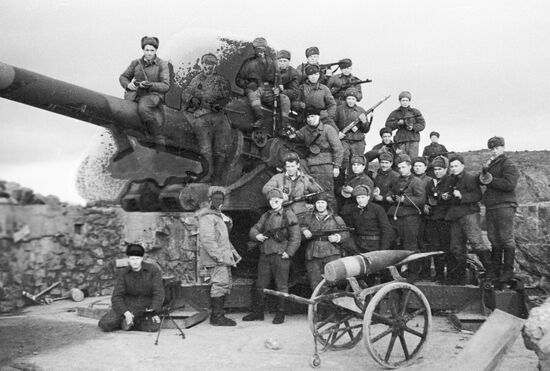 SOVIET SOLDIERS SECOND WORLD WAR