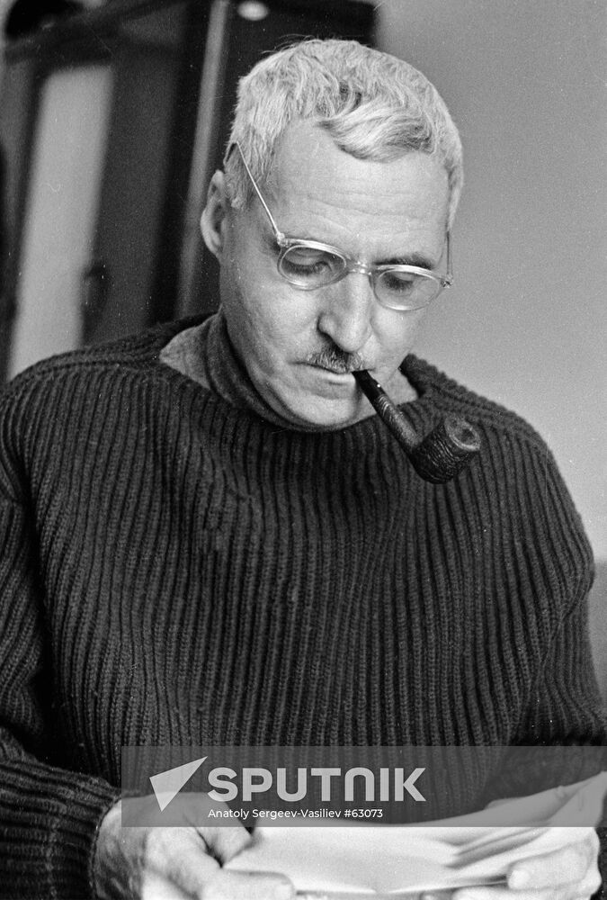 SIMONOV WRITER