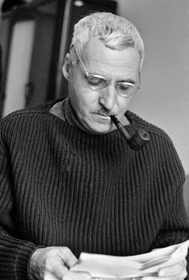 SIMONOV WRITER