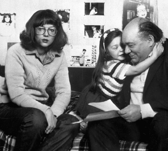 LEONOV YAKOVLEVA FILM TEARS WERE FALLING