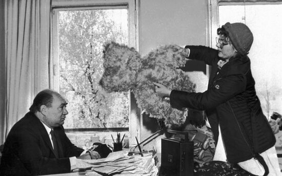 LEONOV YAKOVLEVA FILM  SLYOZY KAPALI 