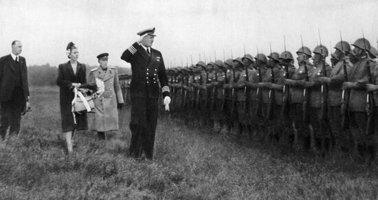 CROWN PRINCE PRINCESS SOVIET SOLDIERS