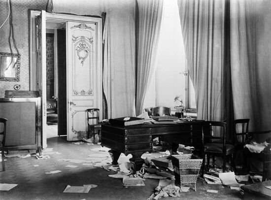 WINTER PALACE STORMING AFTERMATH 