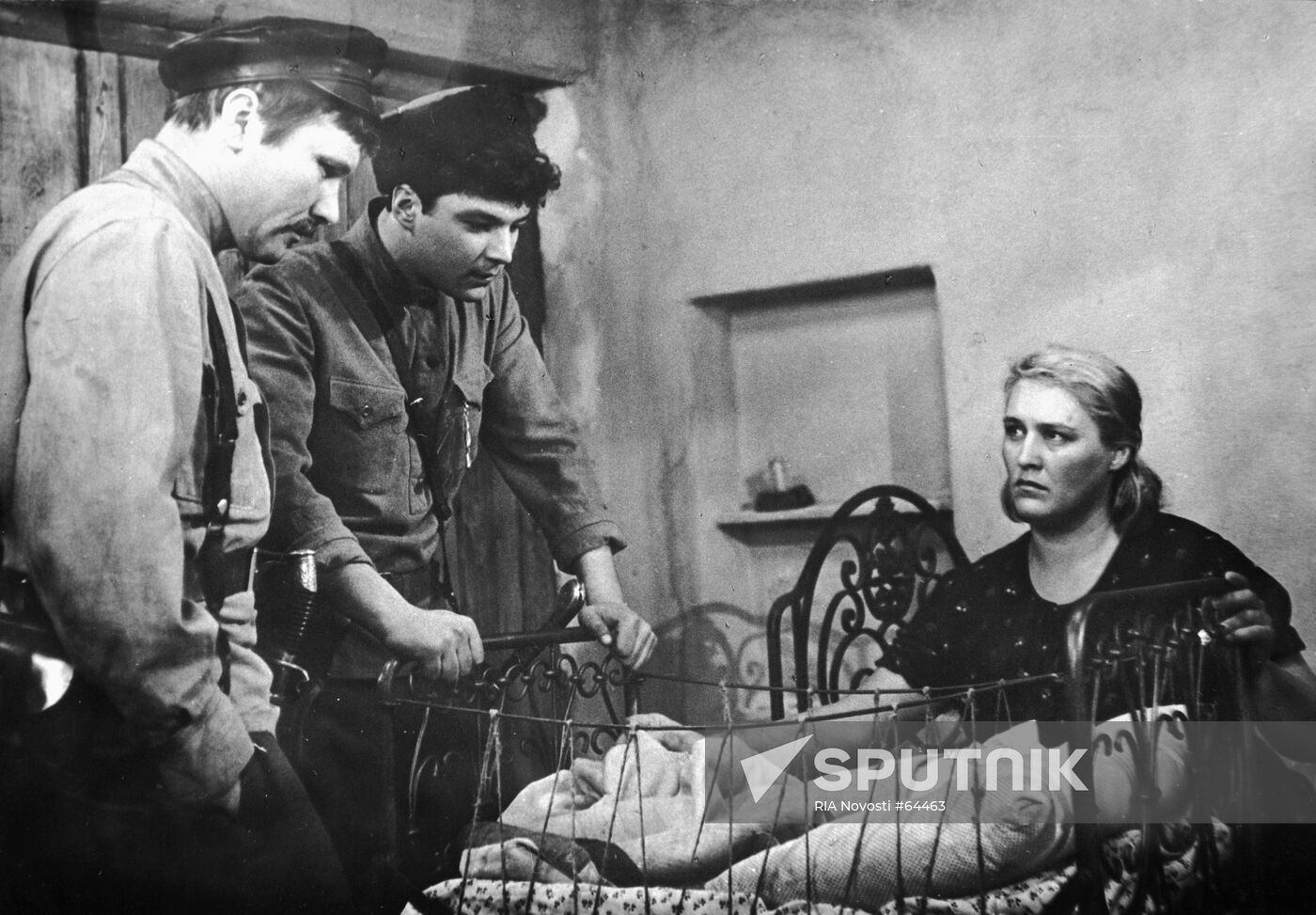 SHUKSHIN MORDYUKOVA "KOMISSAR"