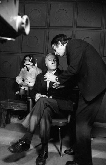 KOLOSKOV TIKHONOV SHOOTING FILM MISSION TO BONN