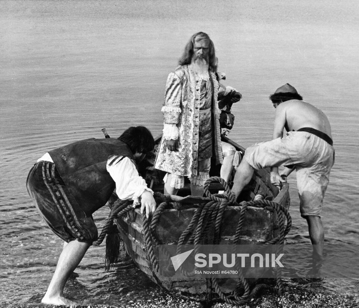 KURAVLEV ROBINSON CRUSOE