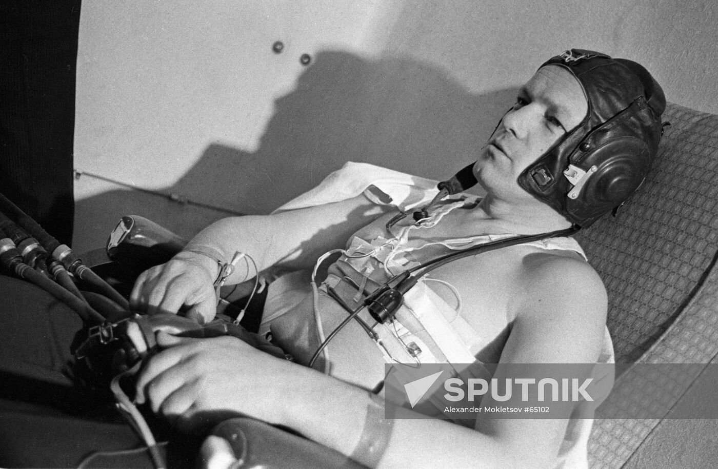 RUKAVISHNIKOV ALTITUDE CHAMBER