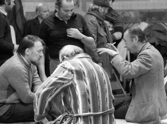 ROSHCHIN YEFREMOV ARDASHNIKOV FILM SHOOTING