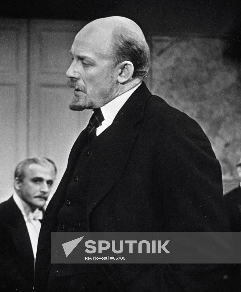SMOKTUNOVSKY LENIN