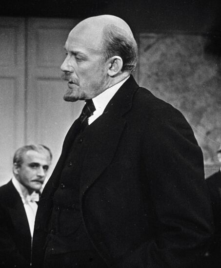 SMOKTUNOVSKY LENIN