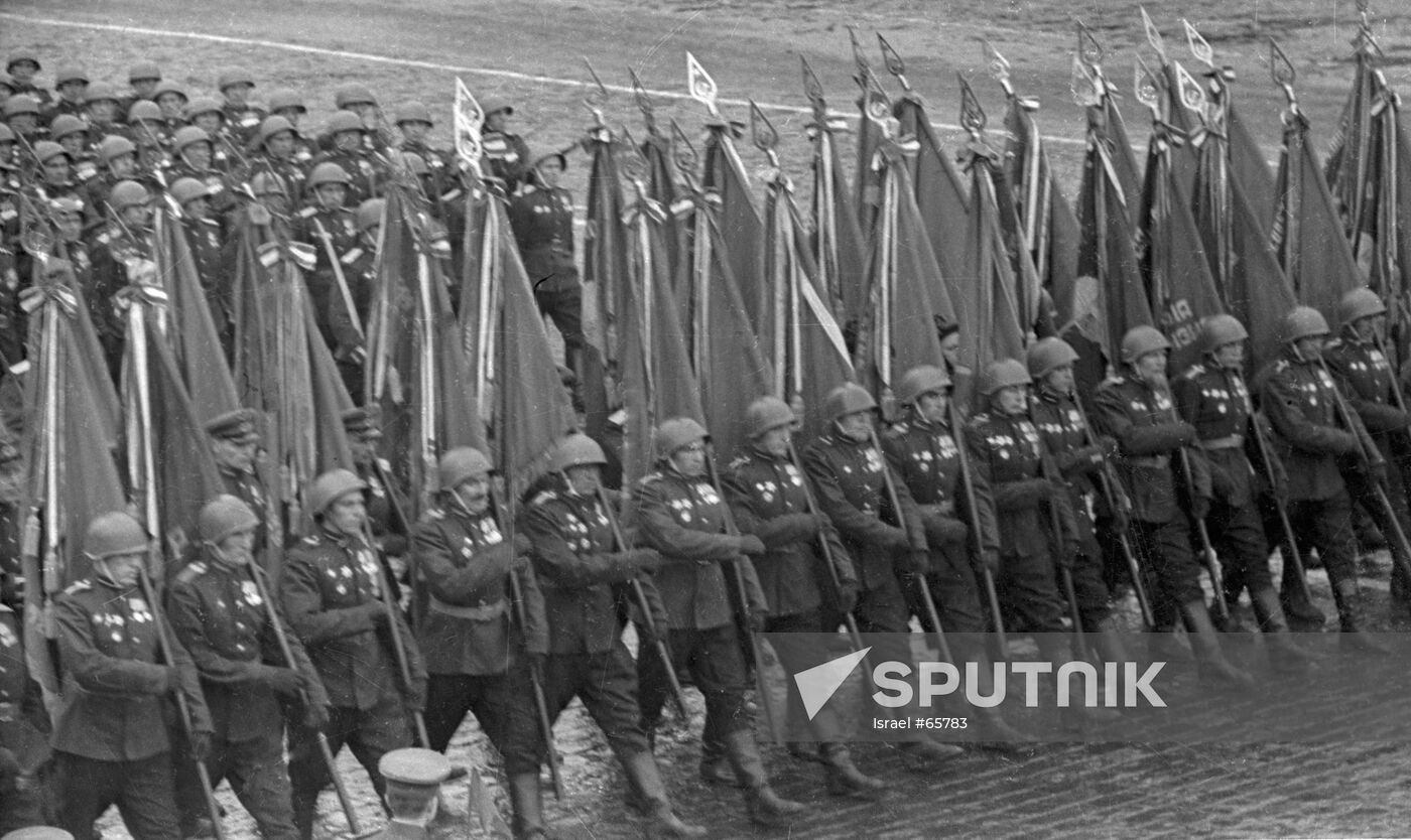 RED SQUARE VICTORY PARADE