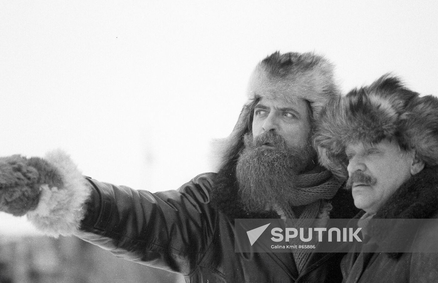 LAZAREV VELYAMINOV SHOOTING FILM "CHELYUSKINSKAYA EPOPEYA" ("TH