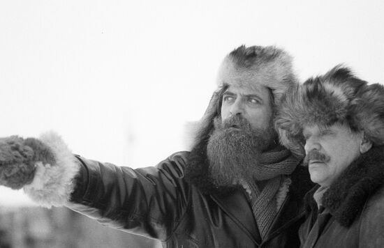 LAZAREV VELYAMINOV SHOOTING FILM "CHELYUSKINSKAYA EPOPEYA" ("TH