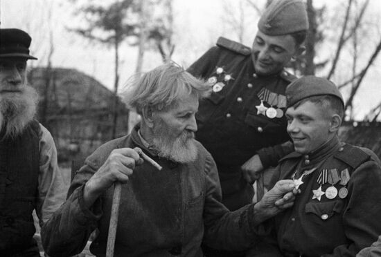 SOLDIERS WWII