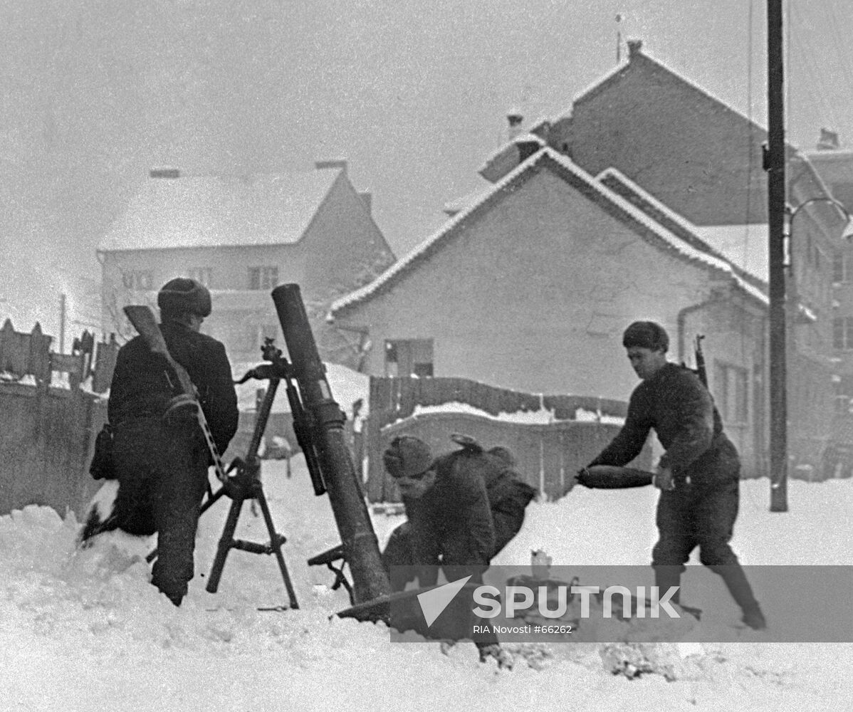 MORTAR CREWS