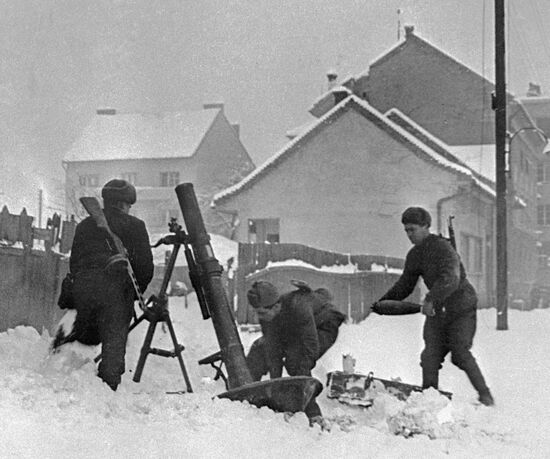 MORTAR CREWS