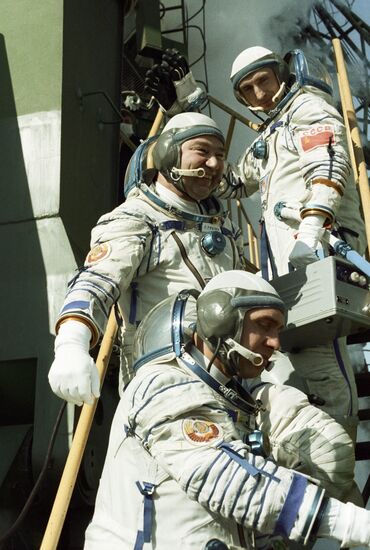 VASYUTIN GRECHKO VOLKOV SOYUZ-T-14