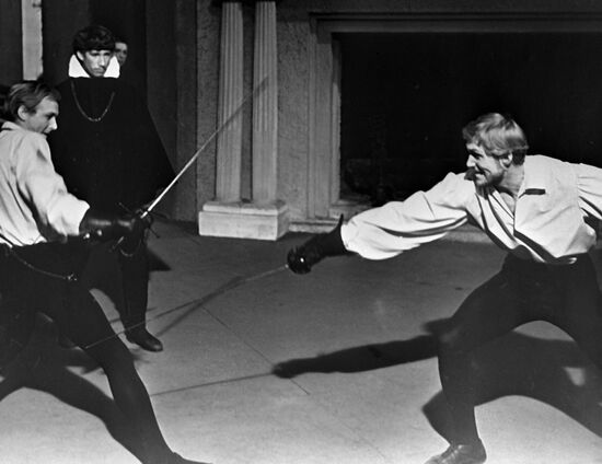 "HAMLET" EPISODE 