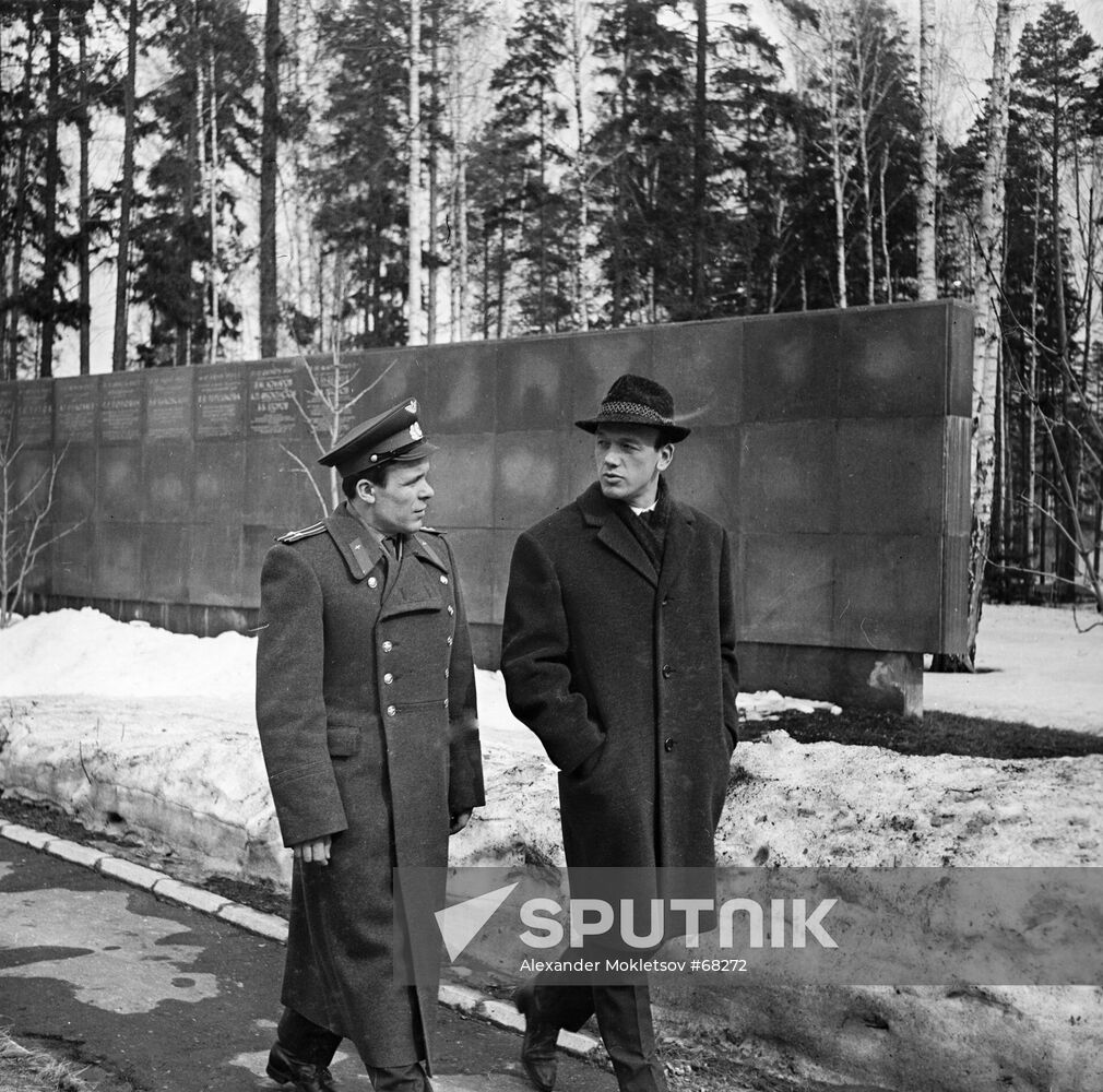 COSMONAUTS KHRUNOV YELISEEV