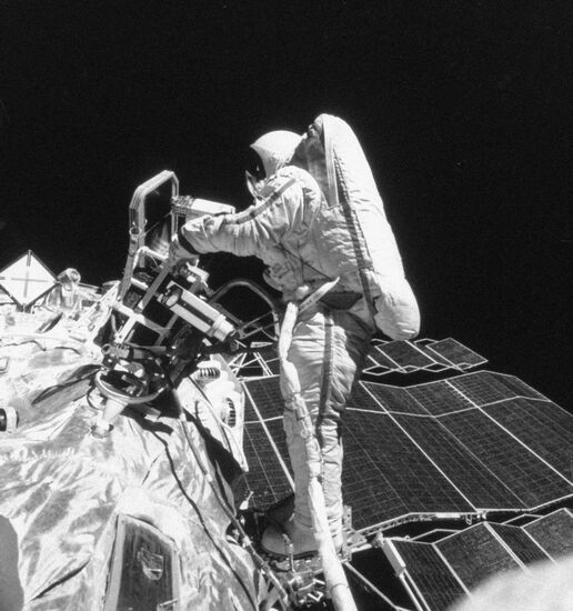 SAVITSKAYA SPACE EXTRAVEHICULAR ACTIVITIES