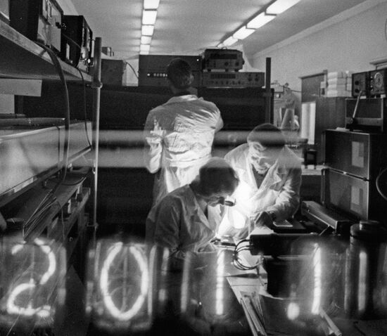 QUANTUM ELECTRONICS LAB 