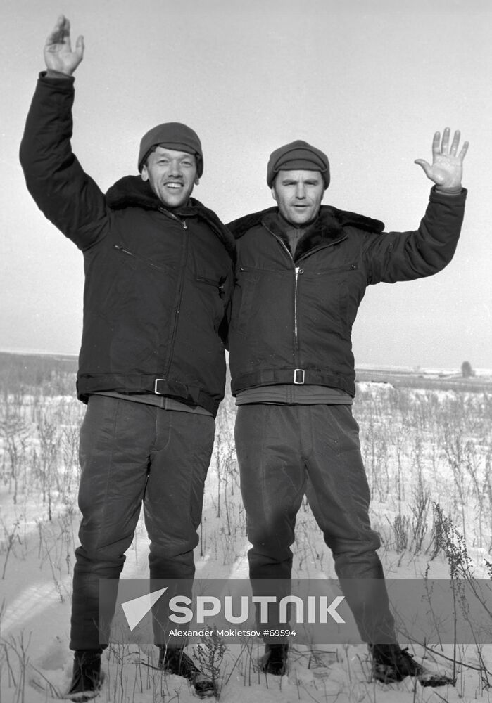 Cosmonauts Yeliseyev and Shatalov after landing 