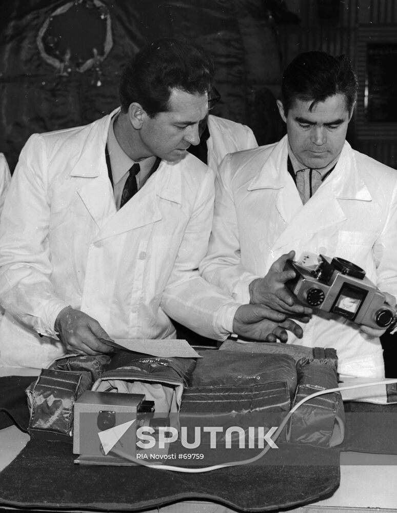 Cosmonauts Andriyan Nikolayev and Vasily Sevastyanov
