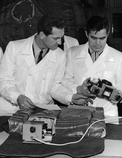 Cosmonauts Andriyan Nikolayev and Vasily Sevastyanov