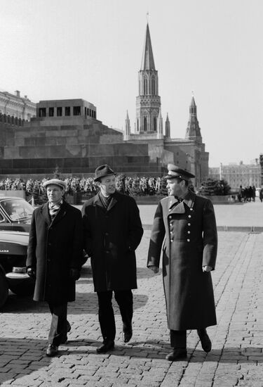 Nikolai Rukavishnikov, Alexei Yeliseyev and Vladimir Shatalov on Moscow's Red Square