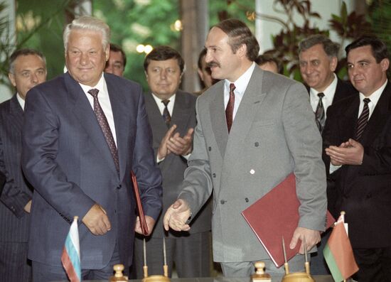 YELTSIN LUKASHENKO