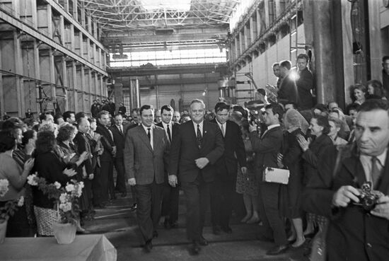Gus Hall visits USSR