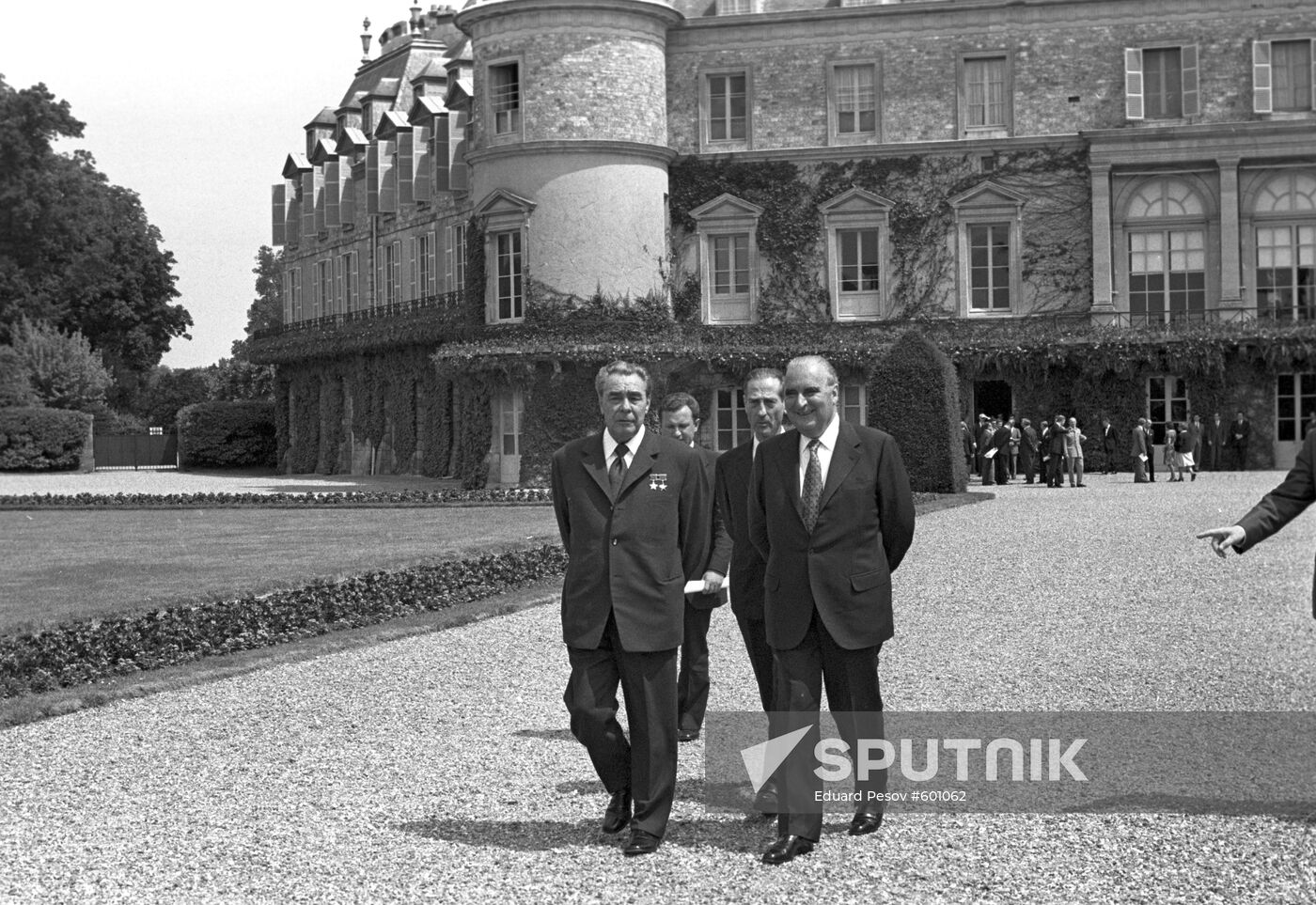 Leonid Brezhnev and Georges Pompidou at Rambouillet Palace