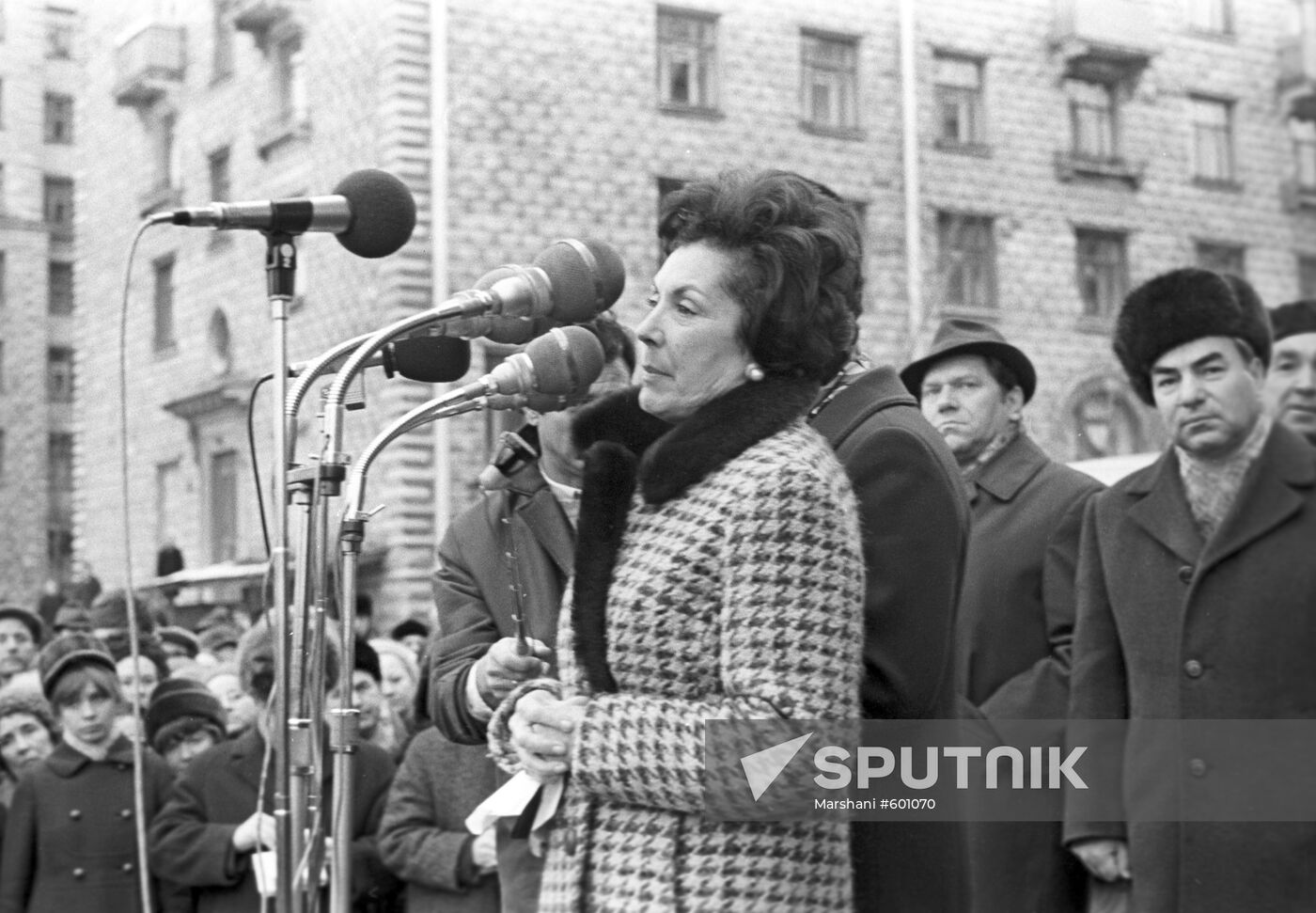 Hortensia Bussi de Allende at a rally in Moscow