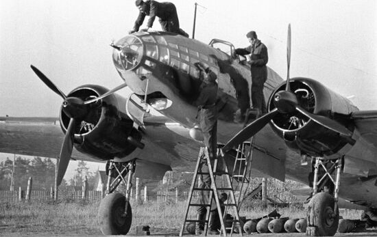 Long-range aviation