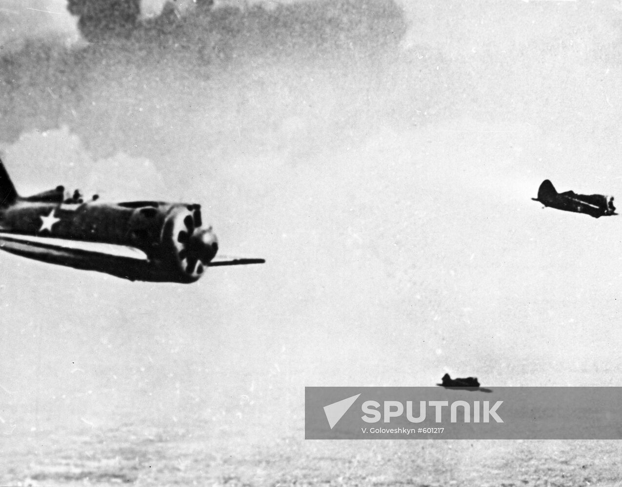 Soviet I-16 fighters in flight