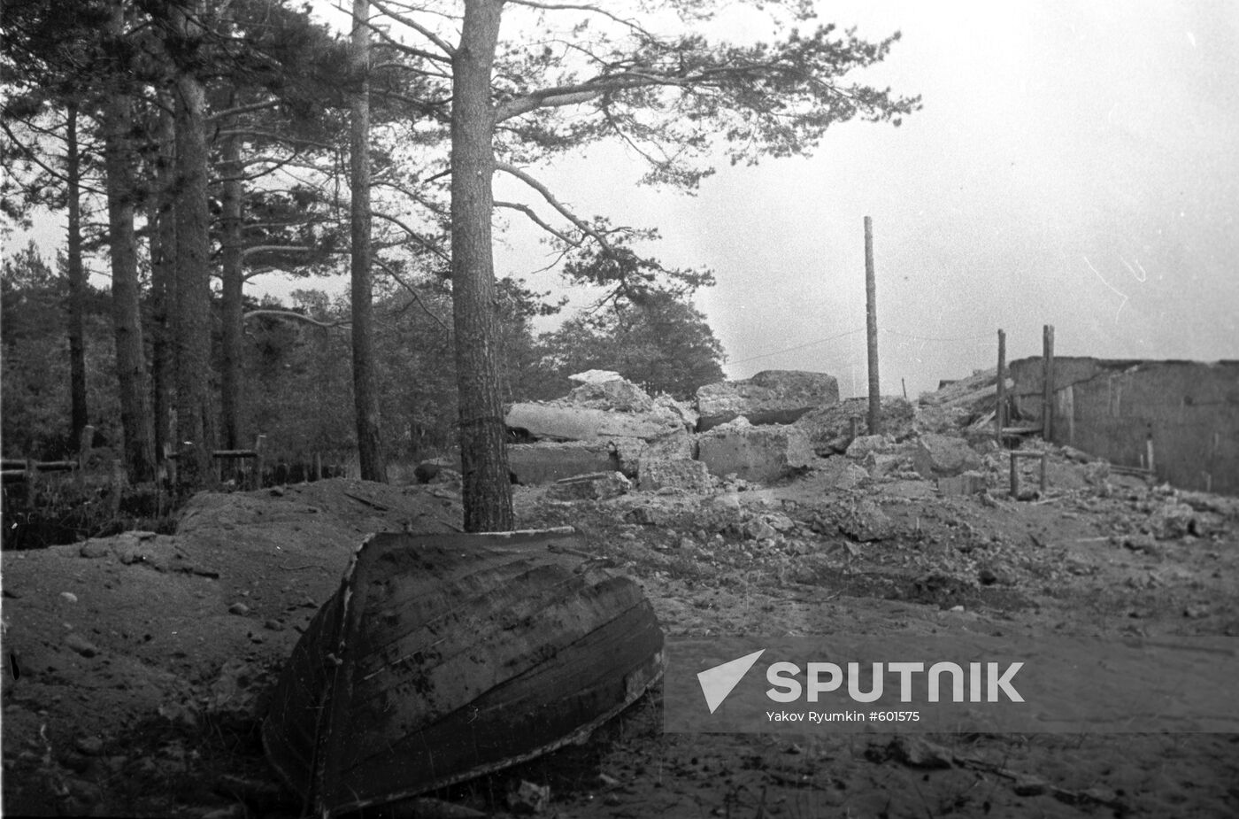 German defensive positions on the shore of the Gulf of Finland