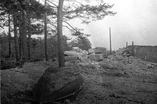 German defensive positions on the shore of the Gulf of Finland