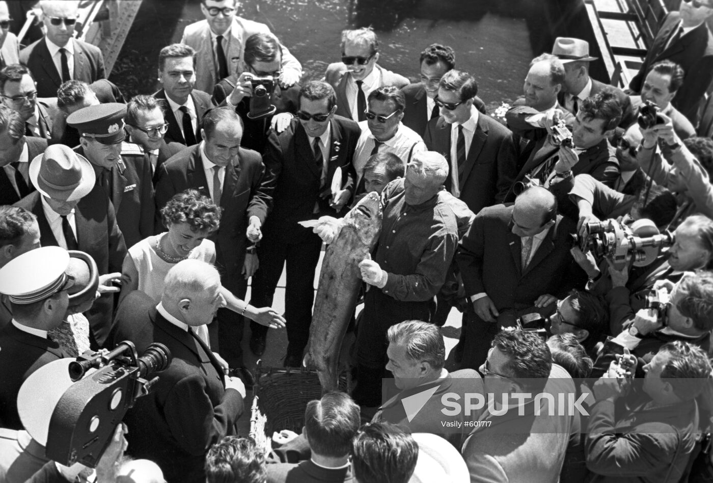 Charles de Gaulle at Volga Hydro Power Plant