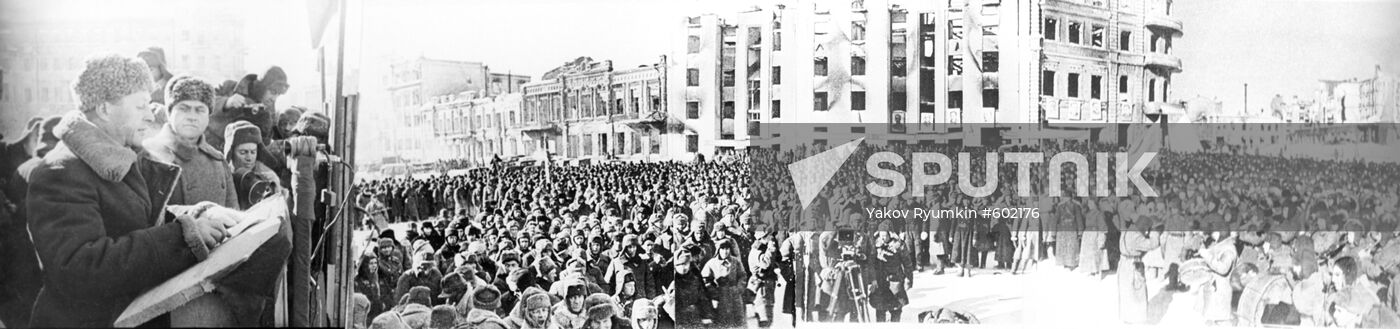 Alexander Rodimtsev speaking at rally of Red Army soldiers