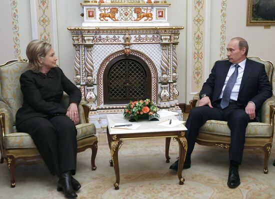 Vladimir Putin meets with Hillary Clinton in Novo-Ogarevo