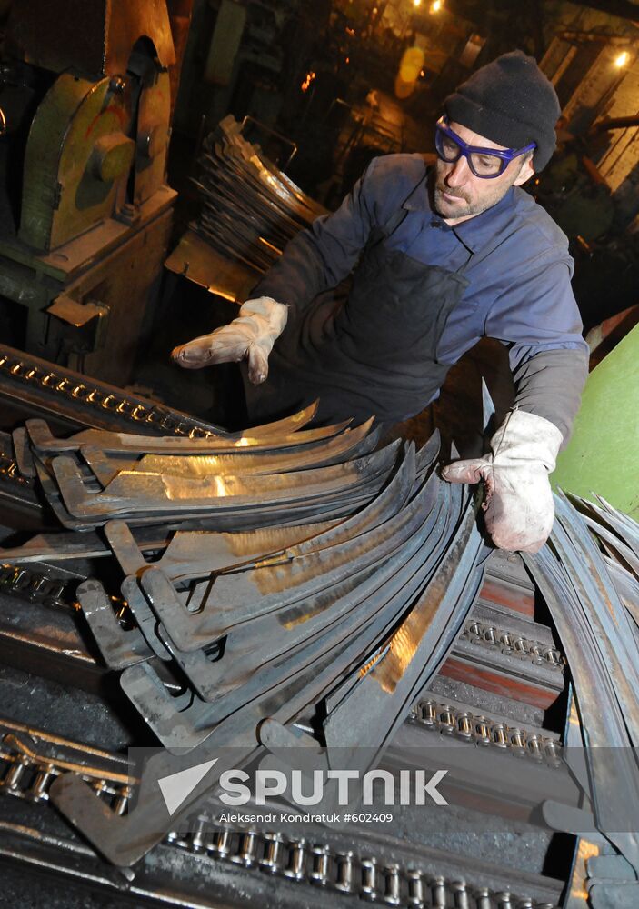 Scythe production at Artinsk mechanical plant
