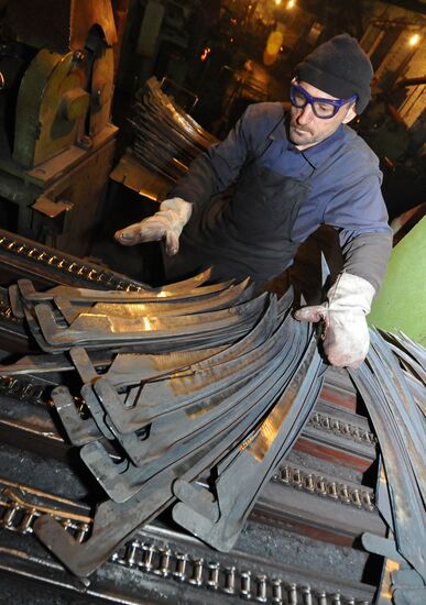 Scythe production at Artinsk mechanical plant